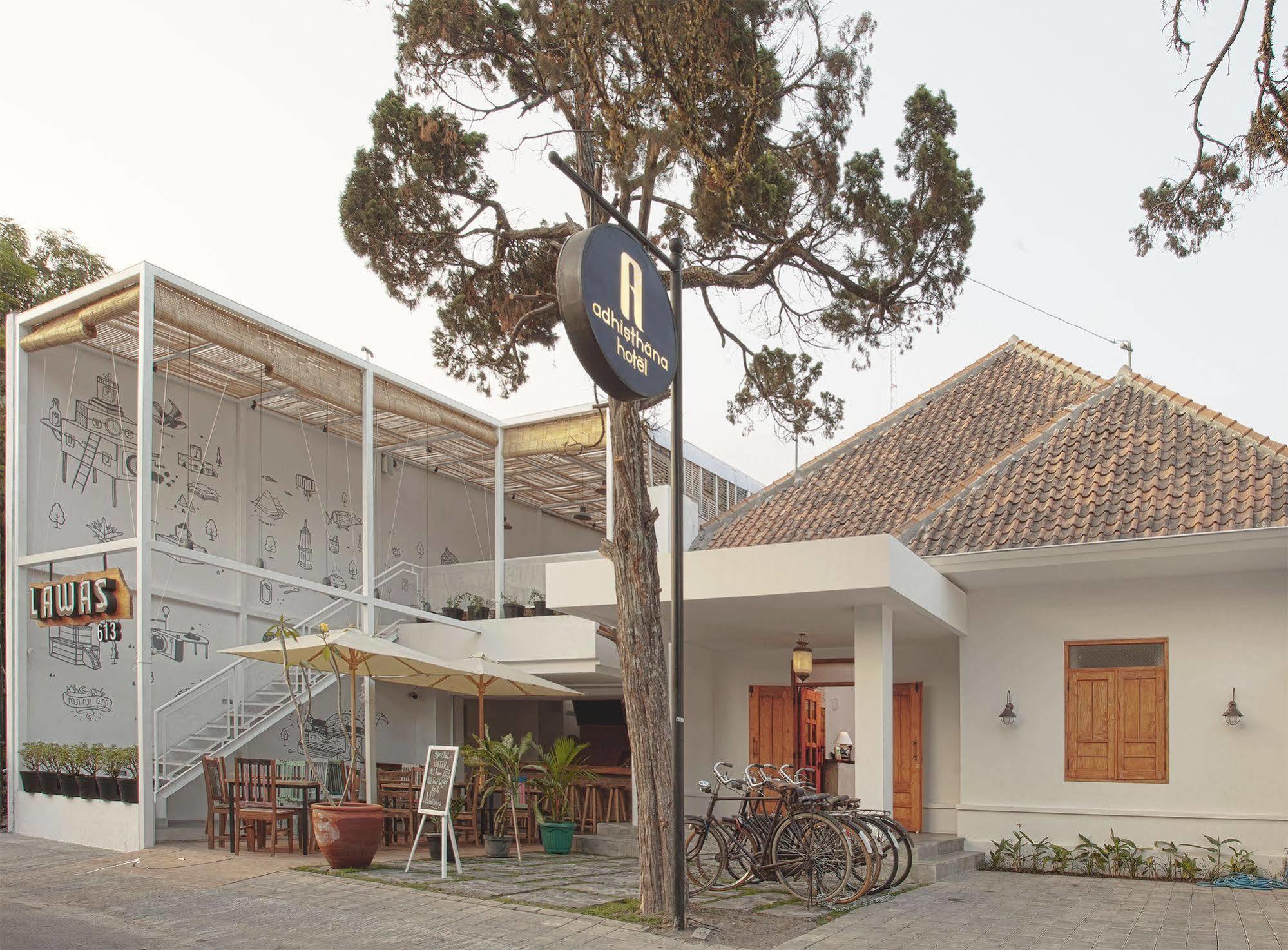 Adhisthana Hotel Yogyakarta Exterior photo
